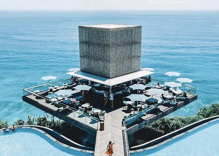 Villa Nirvana Biru Bingin