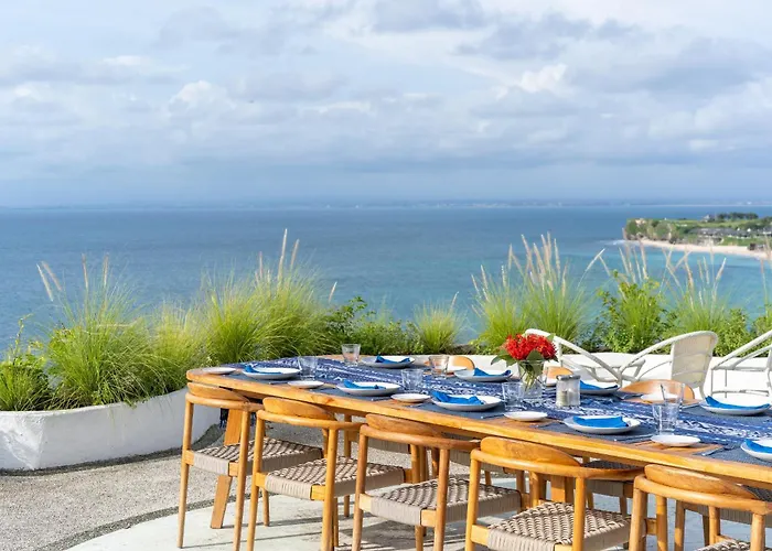 Villa Nirvana Biru Bingin